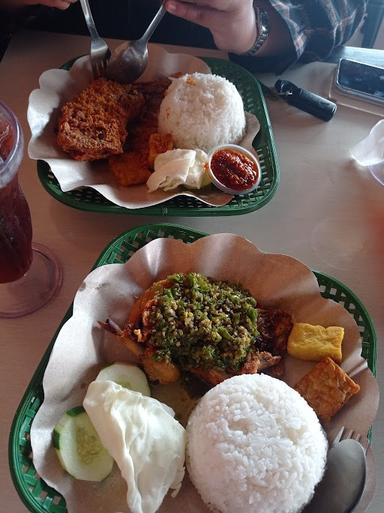 BAKSO GUNUNG SAM FERRY PIAYU