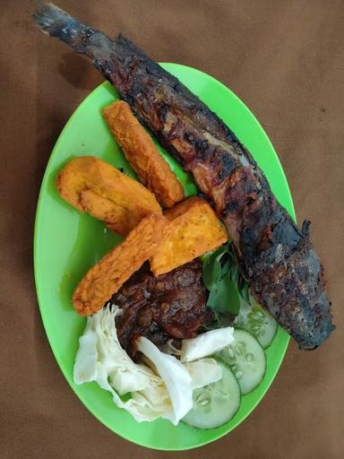 WARUNG AYAM PENYET/BAKAR HAK MALIAH