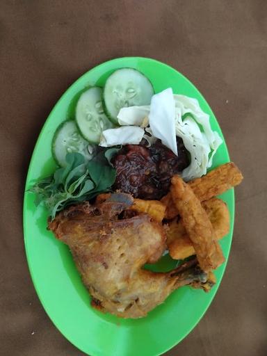 WARUNG AYAM PENYET/BAKAR HAK MALIAH