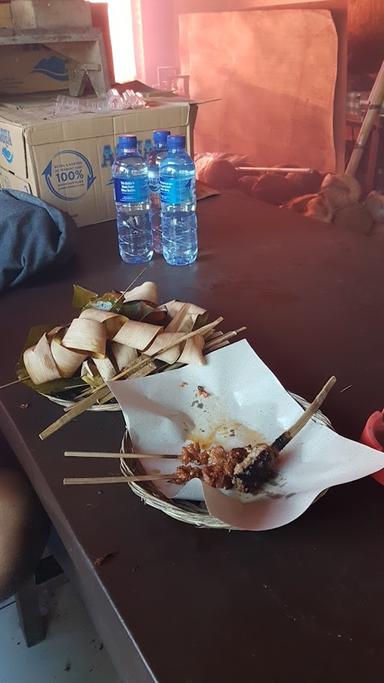 WARUNG SATE BABI