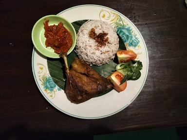 WARUNG TRIPLE B - BEBEK BUMBU BALI