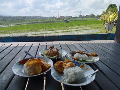 WR.MAKAN JAWA WIDADARI