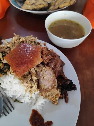 WARUNG BABI GULING YUDHI DARMA