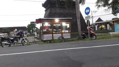 MARTABAK BANGKA KANG JAMAL TUGU IRENG