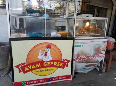 AYAM GEPREK ATIIN MARTIN