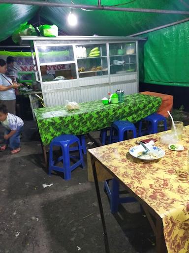 RUMAH MAKAN LALAPAN ,SOTO