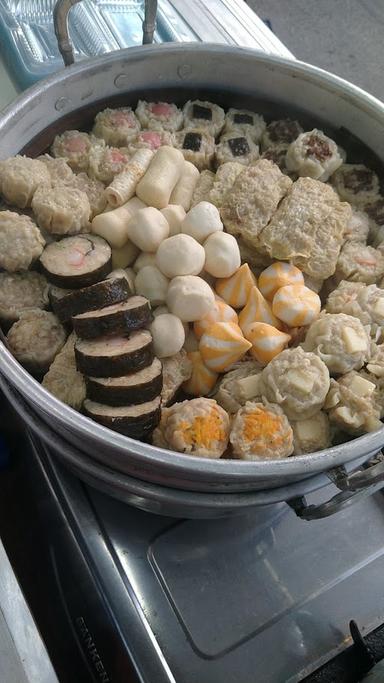 SEBLAK TULANG DAN DIMSUM MAMAQU