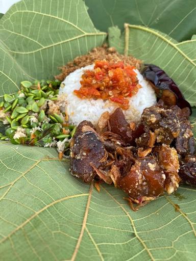 KINASIH KICIKAN & DAGING SAPI