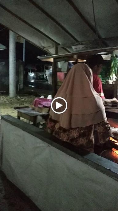 WARUNG BAKMI JAWA PAK TRIONO