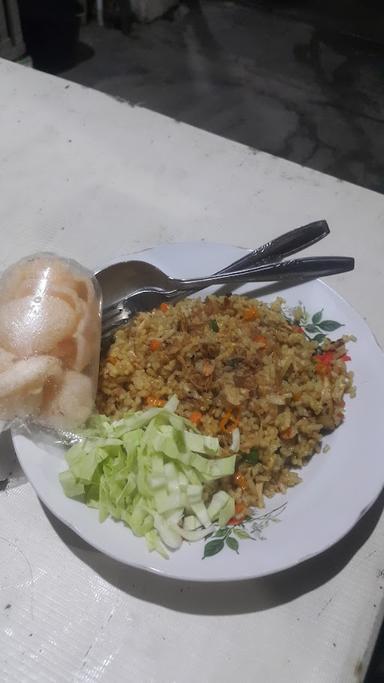 NASI GORENG DAN MIE GORENG DEN MAS