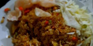 NASI GORENG DAN MIE GORENG DEN MAS