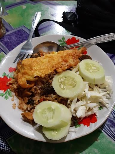 NASI GORENG SEDAP MALAM PUTRA PAK ROFI'I