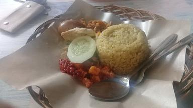 WARUNG NASI KUNING SI KENDIL