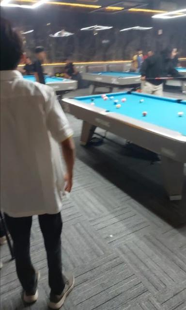 SIMPLE BILLIARDS CHAPTER 01