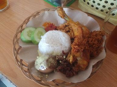 AYAM GORENG BENGKALIS SALMA