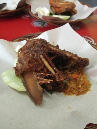 AYAM GORENG KAMPUNG & BEBEK GORENG GAMMA