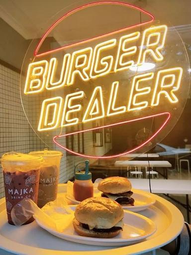 BURGER DEALER & KITCHEN