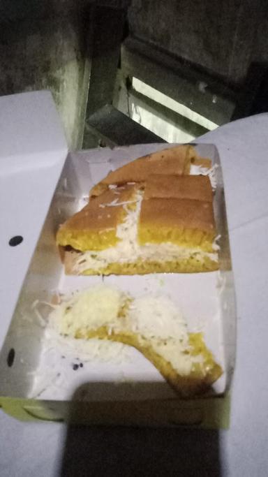 MARTABAK HAYAMWURUK