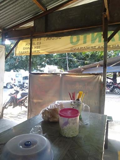 MIE AYAM BAKSO GOYANG LIDAH PAK YANTO