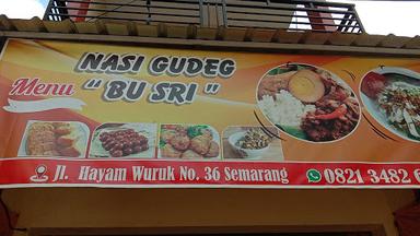 NASI GUDEG DAN SOTO BU SRI