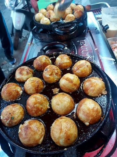 TAKOYAKI BATAKO