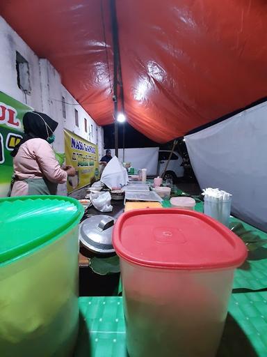 WARUNG MAKAN NASI GANDUL MBAK TINI (LEFT SIDE, BEFORE BCA)