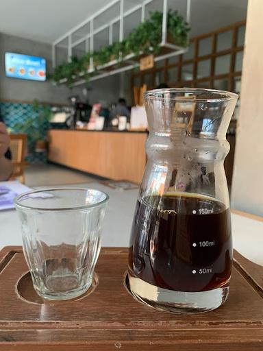 DROMMA COFFEE & ROASTERY