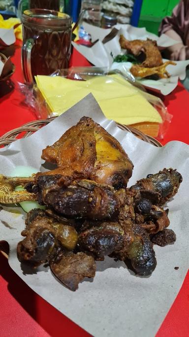 AYAM GORENG KAMPUNG GAMA MBAK TIK