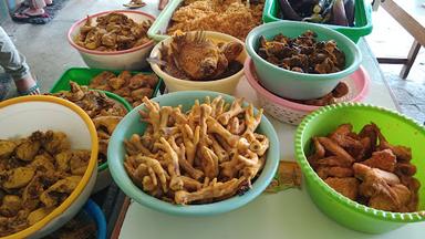 AYAM GORENG MAK SRI