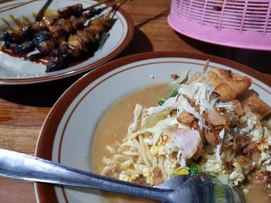 BAKMI DJOWO PAK DOEL NOEMANI CAB DEPAN BALAI KOTA SEMARANG