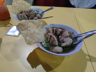 BAKSO MANGKOK KEMBAR