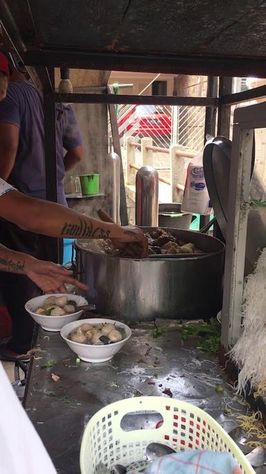 BAKSO PAK WARDI PUSAT TELOGOREJO