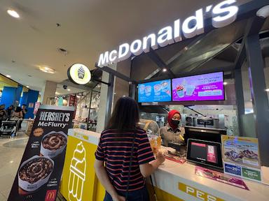 MCDONALD'S DESSERT KIOSK