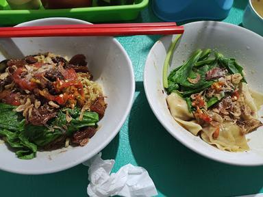 MIE PANGSIT ANUGERAH CIK SIONG BETENG