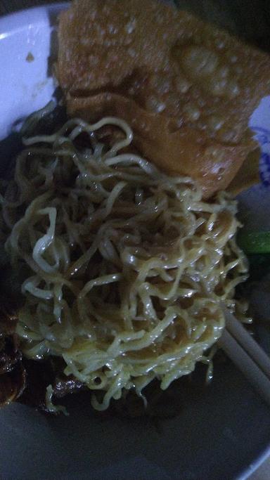 MIE PANGSIT & BAKSO PAK MIN