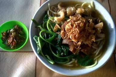 MIE TITTE DAN BUBUR AYAM SO