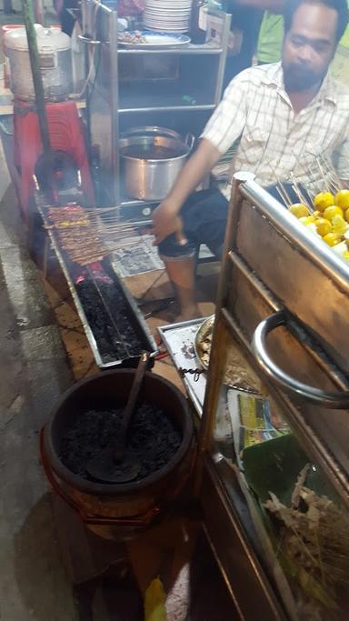 SATE AYAM MADURA HM HASAN