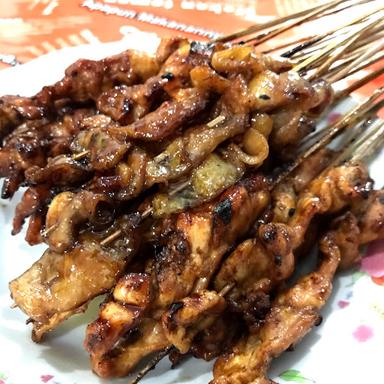 SATE AYAM PONOROGO PAK NO “MBAK LASTRI”