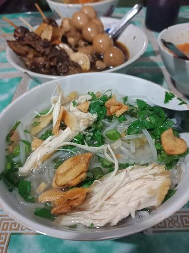 SOTO AYAM PAK MOEL