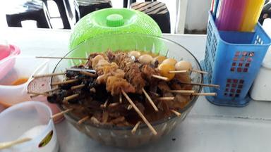 SOTO CEKER AYAM KAMPUNG BU PONIYEM