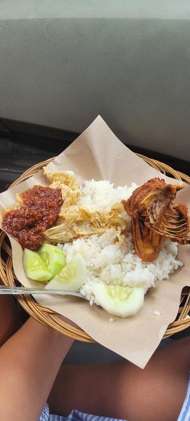 AYAM GORENG PAK IWAN