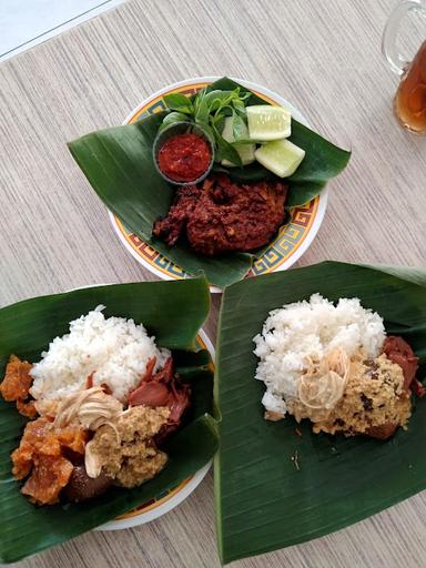 GUDEG PURWOSARI DAN AYAM PANGGANG KLATEN