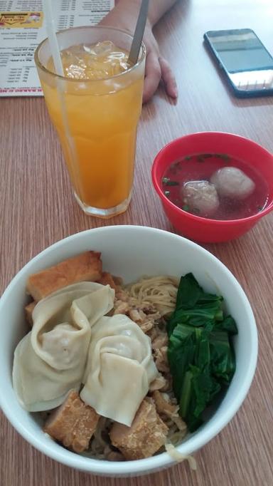 OMAH BAKSO & MIE MR. JONK