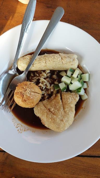 PEMPEK PALEMBANG NIAN VIRTU