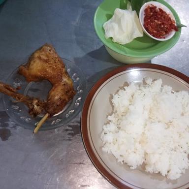 WARUNG BELUT GORENG PAK DHE