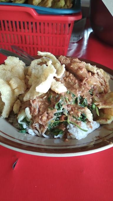 WARUNG BU HENNY PECEL&NASI AYAM