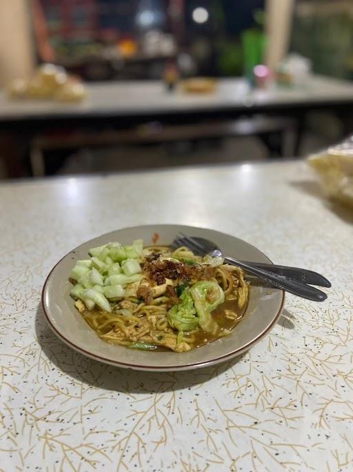 BAKMI JOWO SAMPING MAKAM SOPONYONO