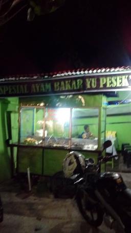 Photo's Ayam Bakar Yu Pesek