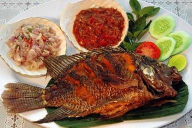 AYAM DAN IKAN BAKAR TOP 32