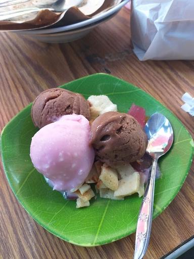 GADO GADO & ES KRIM PANKUK PAK JONO